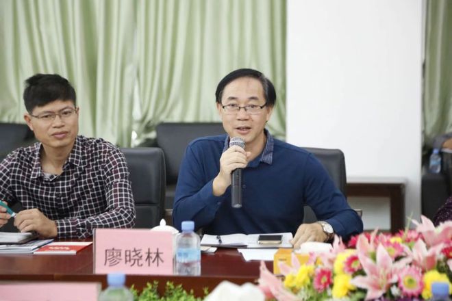 教研活动鼎湖中学廖晓林校长一米乐 M6米乐行莅临我校参观交流(图3)