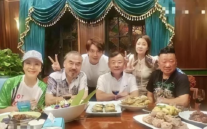 米乐 M6米乐打过岳父染指毒品周立波移居美国6年或准备回国再赚钱(图1)