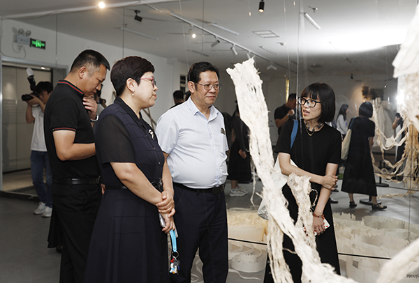 米乐M6 米乐且歌且行 且行且知——中央美术学院实验艺术与科技艺术学院实践教学成果亮相2023北京国际设计周(图8)