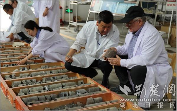 以学科为中心 长大米乐 M6米乐推动教学与科研深度融合发展(图3)