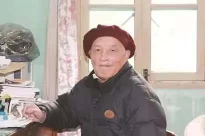 米乐M6 米乐纪念、传承！复旦校园里他的雕像揭幕(图3)