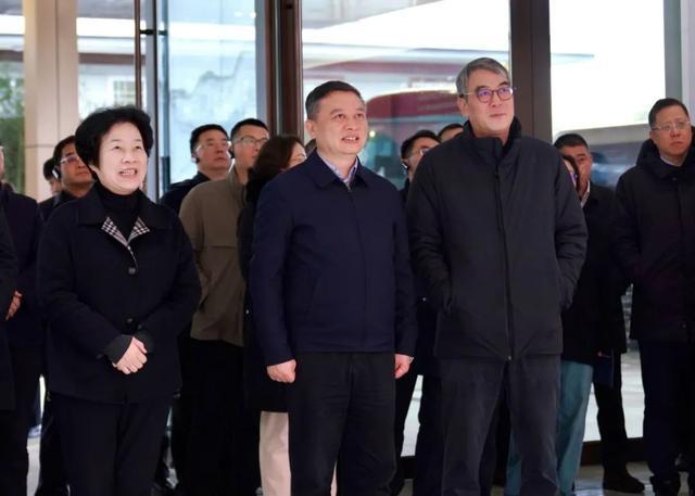 争创一流、对标先进！宝山区处级党政负责干部政治能力建设专题班赴苏州市、南通市学习考察(图3)