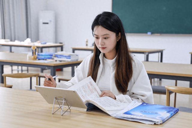 手握国家级奖项武汉生物工程学院科研学霸以复试第一上岸厦大!(图1) 手握国家级奖项武汉生物工程学院科研学霸以复试第一上岸厦大!(图1)