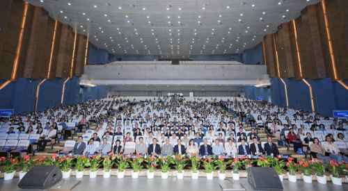 数字化推动大中小教学研一体化变革 全国学科教育联盟第三届年会在重庆举行(图2) 数字化推动大中小教学研一体化变革 全国学科教育联盟第三届年会在重庆举行(图2)