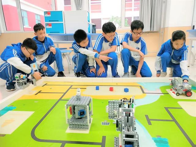 沣东一中教师在西咸新区2023年教师教育教学信息化交流展示活动中荣获佳绩(图4) 沣东一中教师在西咸新区2023年教师教育教学信息化交流展示活动中荣获佳绩(图4)