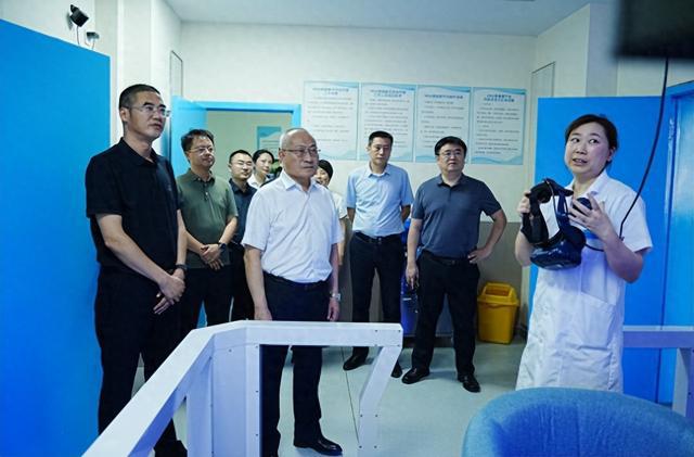 川北医学院调研广元市精神卫生中心教育教学等工作(图1)