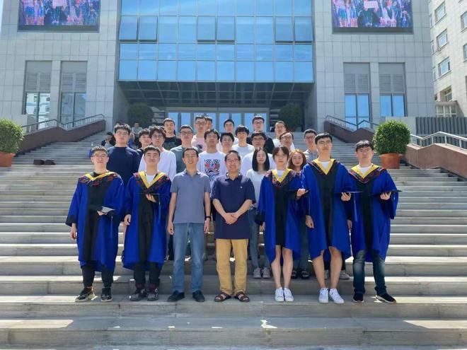 汤建龙：用“溜达”的人生态度做科研、带学生(图2)