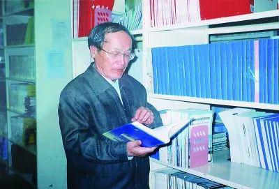 《内蒙古日报》 罗辽复：60余载躬耕边疆 潜心育人科研报国(图3)